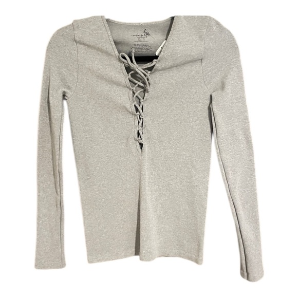 Free People Tops - FREE PEOPLE INTIMATELY Ribbed Lace-up Long Sleeve Top heather grey, size M/L NWT